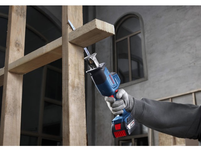 Akumulatorska sabljasta žaga Bosch GSA 18V-24, 06016A5101