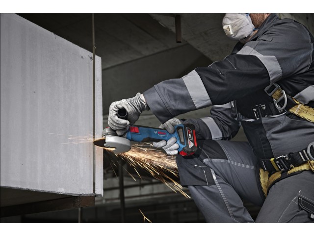 Bosch PRO Komplet 3 orodij 18 V: GSR + GBH + GWS + 2x GBA 5.0 Ah + GAL 18V-40, 0615A5009G