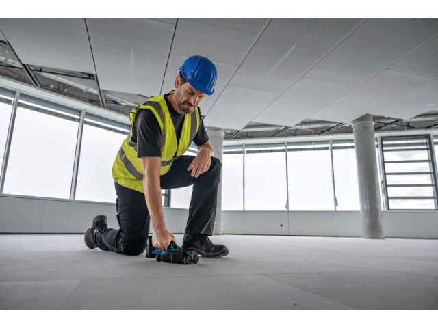 Detektor Bosch EXPERT D-tect 18V-200-17C, 0601081605