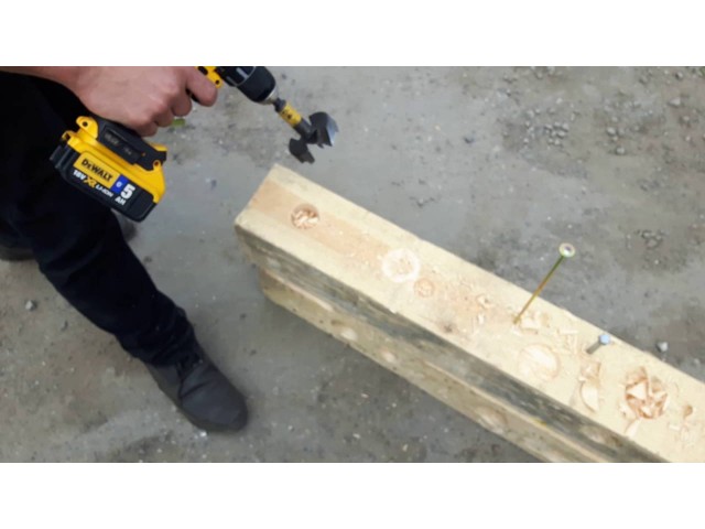 Akumulatorski XR vrtalnik vijačnik Dewalt DCD791P2