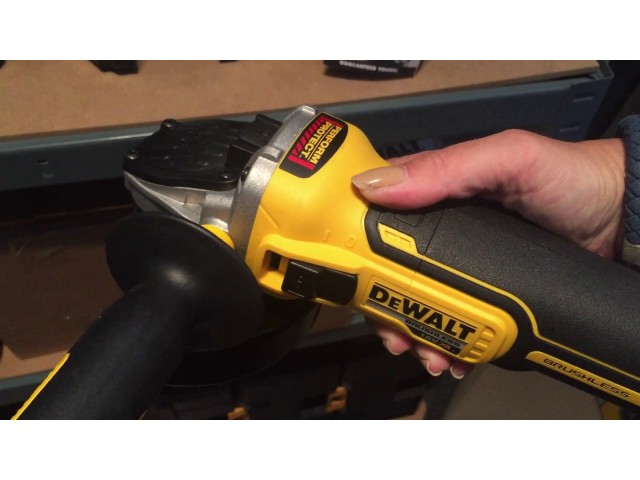 Akumulatorski kotni brusilnik Dewalt DCG405NT v kovčku