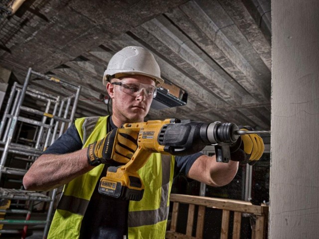 Akumulatorsko kombinirano udarno kladivo Dewalt DCH133M1