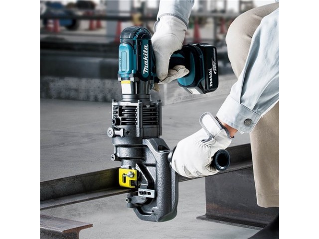 Akumulatorski luknjač za kovine Makita DPP200ZK