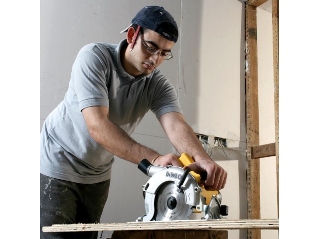 Električna krožna žaga Dewalt DWE560, 1.350W, 184mm, 3.7kg