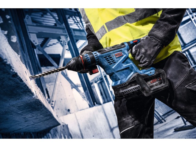 Akumulatorsko vrtalno kladivo s sistemom SDS plus Bosch Expert EXBH18V-32F, 0611922102