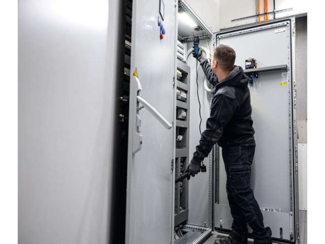 Preizkuševalec napetosti Bosch EXPERT EXVT1000-17, 0601077700