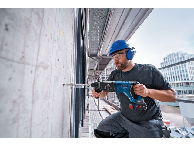 Akumulatorsko vrtalno kladivo s sistemom SDS plus Bosch GBH 18V-28 D, 0611919004