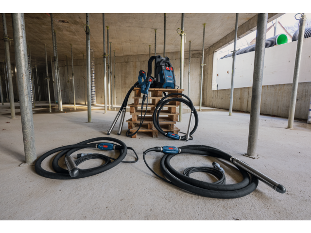 Aku. kompresor vibratorja za beton Bosch GPU18V2DI, 06019P9000