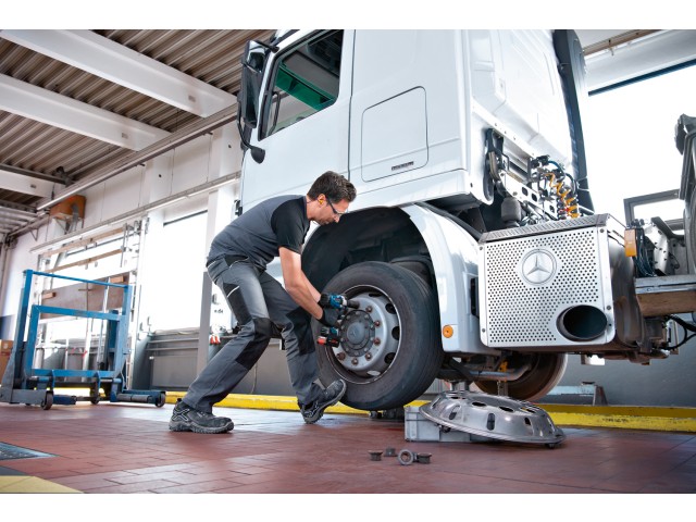 Akumulatorski udarni vijačnik Bosch GDS 18V-1000, 06019J8302