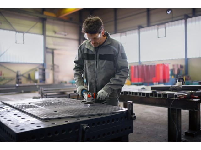 Kotni brusilnik Bosch s sistemom X-LOCK GWX 17-125 S, 125mm, 2.2kg, 06017D2300