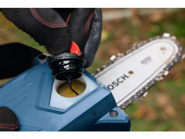 Akumulatorska žaga za obrezovanje Bosch  GKE 18V-15, 06008D7000