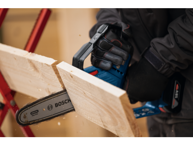 Akumulatorska žaga za obrezovanje Bosch GKE 18V-20, 06008D7100