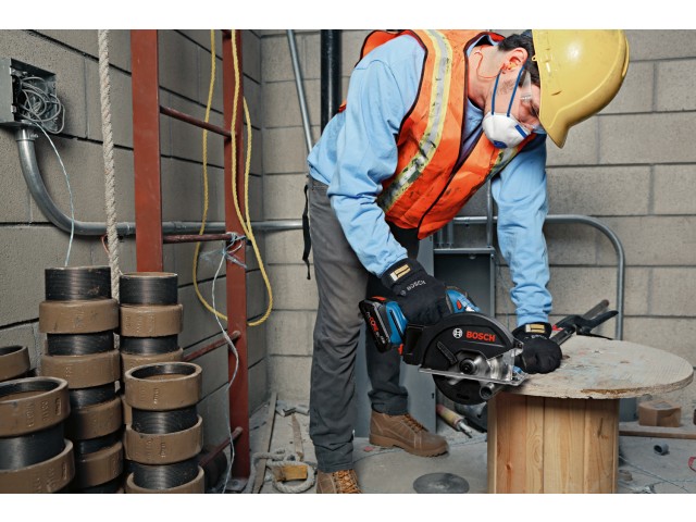 Akumulatorska krožna žaga Bosch GKM 18V-50, 06016B8001