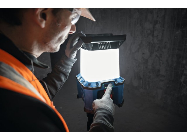 Brezžična svetilka za uporabo na gradbišču Bosch GLA 18VH-7500, 06014A5000