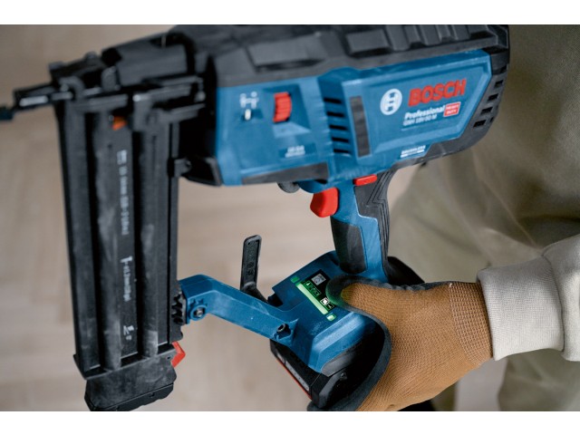 Akumulatorski žebljalnik za les Bosch GNH 18V-50 M, 0601482400