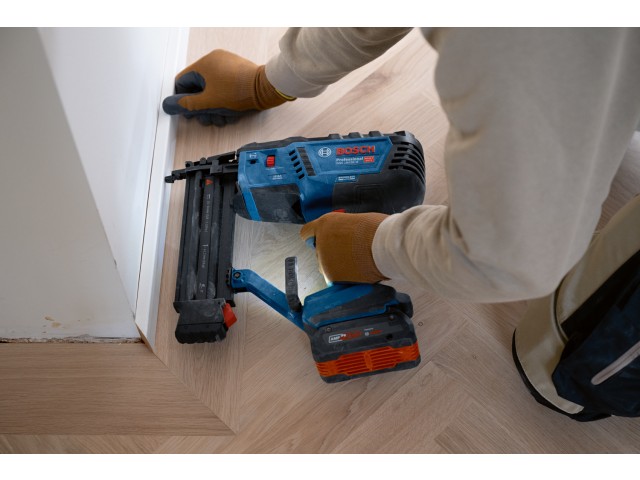 Akumulatorski žebljalnik za les Bosch GNH 18V-50 M, 0601482400