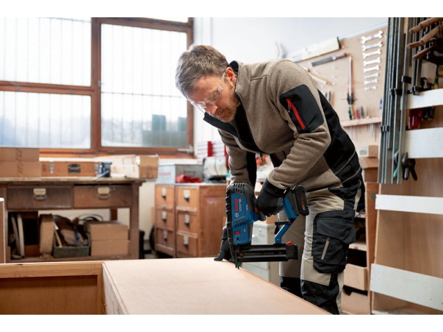 Akumulatorski žebljalnik za les Bosch GNH 18V-50 M, 0601482400