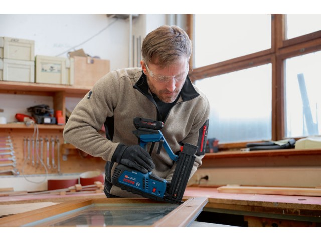 Akumulatorski žebljalnik za les Bosch GNH 18V-50 M, 0601482400