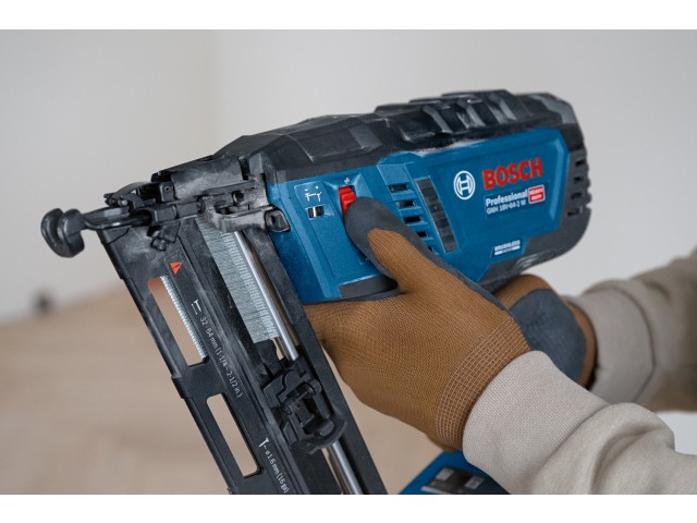 Akumulatorski žebljalnik za les Bosch GNH 18V-64-2 M, 0601482000