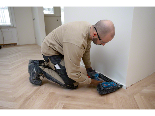 Akumulatorski žebljalnik za les Bosch GNH 18V-64-2 M, 0601482001