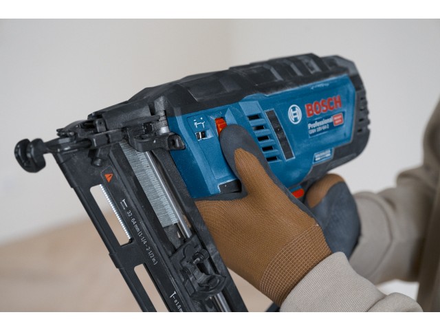 Akumulatorski žebljalnik za les Bosch GNH 18V-64-2, 0601482101