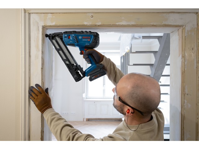 Akumulatorski žebljalnik za les Bosch GNH 18V-64 MD, 0601482201