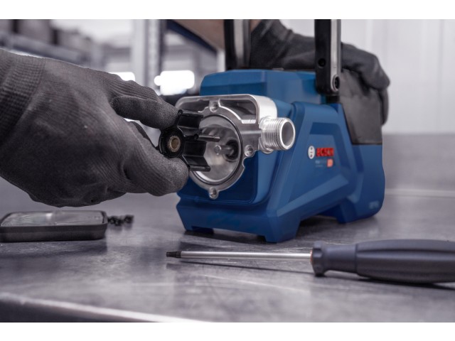 Akumulatorska črpalka za prečrpavanje Bosch GTP18V-28, 06019R6000