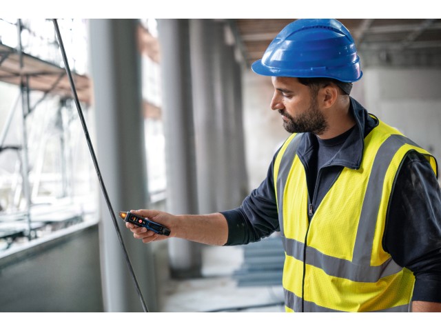 Brezkontaktni preizkuševalnik napetosti Bosch GVD 1000-17, 0601077000