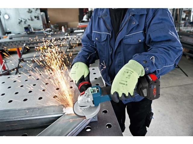 Začetni komplet Bosch  2 x ProCORE18V 8.0Ah + Polnilnik GAL 18V-160,1600A02T5P