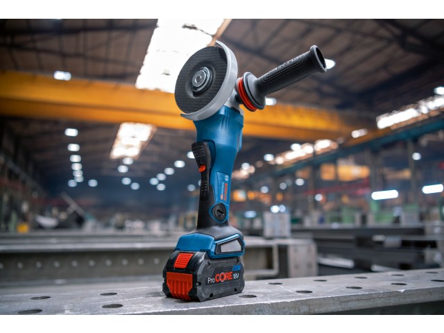 Akumulatorski kotni brusilnik Bosch BITURBO GWS 18V-15 PSC, 06019H6B00