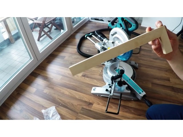 Električna stabilna in kotna žaga Makita LS1018LN