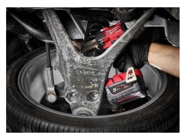 Akumulatorski udarni vijačnik Milwaukee M18 FIW2F12-0X v kovčku, 4933478443