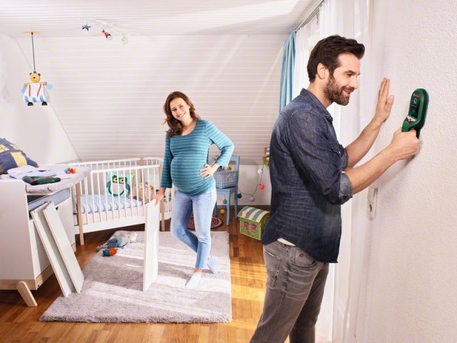 Digitalni detektor kovin Bosch UniversalDetect, 4x 1,5 V LR03 (AAA), 25-100mm, 0.34kg, 0603681300