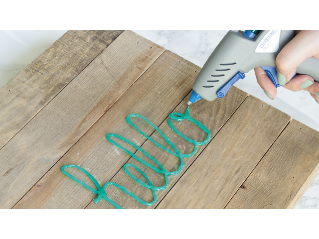 Lepilna pištola DREMEL® Glue Gun 930-18 Hobby, 7W, 105/165°C, 0.20kg, F0130930JA