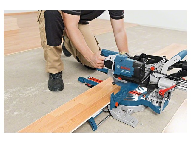 Potezna žaga Bosch GCM 8 SDE, 1.600W, 216 mm, 18,5kg, 0601B19200