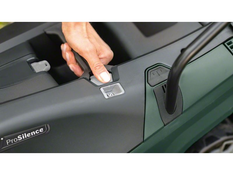 Akumulatorska kosilnica Bosch UniversalRotak 36-560 v kartonu, 36V, 560m2, 38cm, 40L, 14kg, 06008B9507