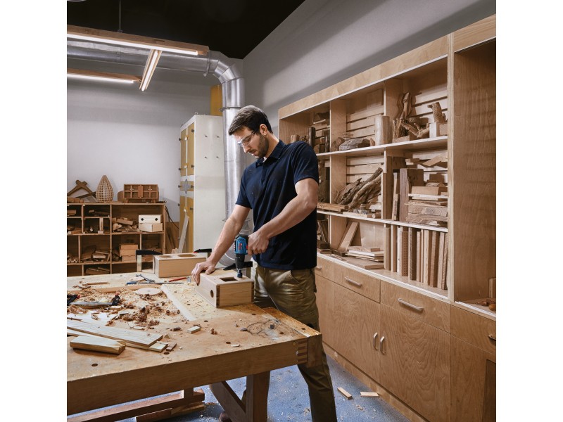 Akumulatorski udarni vrtalni vijačnik Bosch GSB 12V-30, 06019G9102