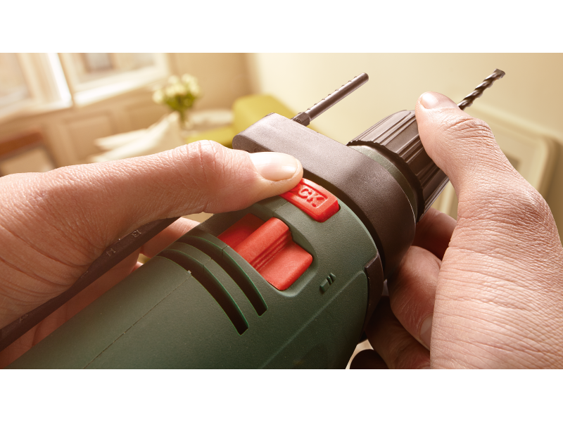 Udarni vrtalnik Bosch UniversalImpact 730, 730W, 17Nm, 2.kg, 0603313420