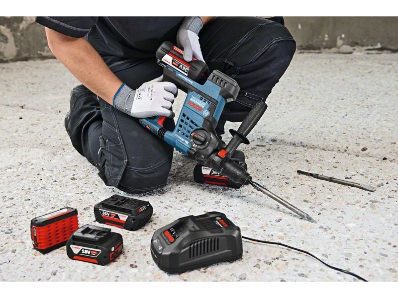 Začetni komplet Bosch 2x litij-ionska akum. baterija GBA 36 V 6,0 Ah+polnilnik GAL 3680 CV, 1600A00L1U