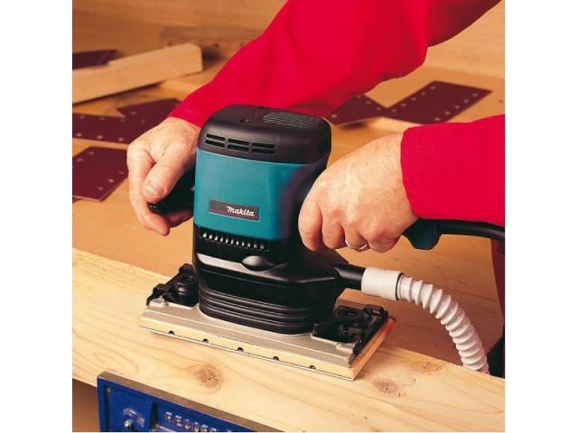 Električni vibracijski brusilnik Makita 9046, 600W, 115x229mm, 3.1kg