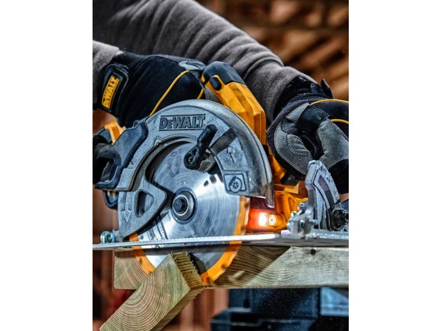 Akumulatorska XR krožna žaga Dewalt DCS570N, 18V, 184mm, 5500rpm, 3.6kg