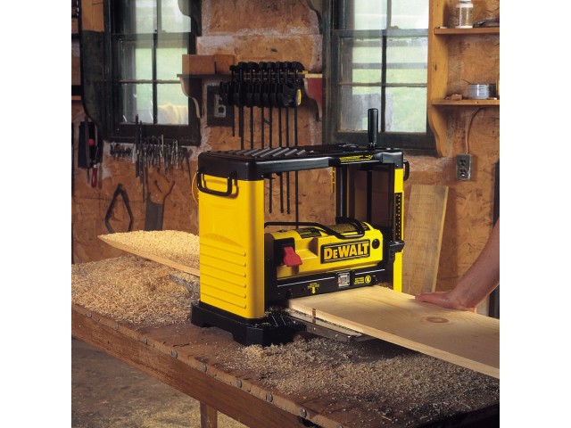 Električni debelinski skobeljnik Dewalt DW733, 1.800W, 2mm, 33.6kg