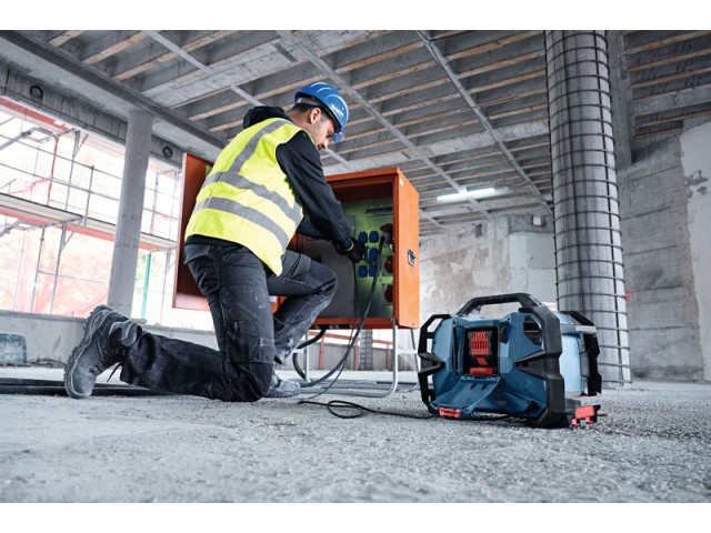 Akumulatorski radio Bosch GPB 18VH-6 SRC, 06014A6200