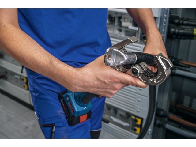 Akumulatorsko hidravlično orodje za stiskanje Bosch GPH 18V-60, 06019P0100