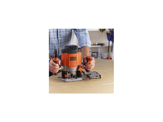 Enoročni rezkar Black and Decker KW1200E v kovčku, 1.200W, 6-8mm, 3.6kg