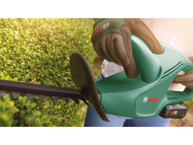 Akumulatorske škarje za živo mejo Bosch EasyHedgeCut 18-45, 18V, 450mm, 2.3kg, 0600849H03