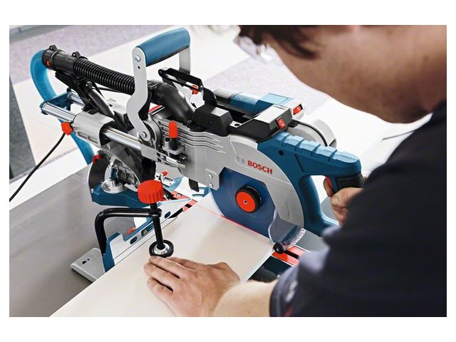 Potezna žaga Bosch GCM 8 SDE, 1.600W, 216 mm, 18,5kg, 0601B19200