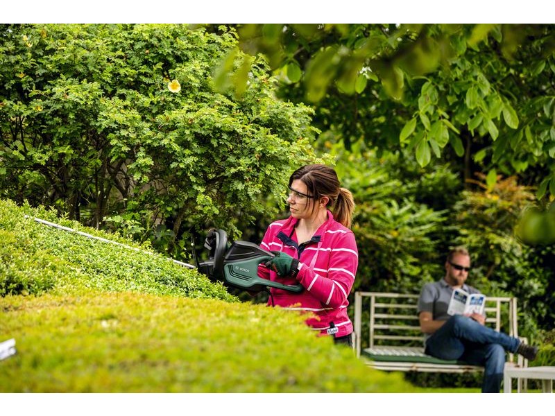 Električne škarje za živo mejo Bosch AdvancedHedgeCut 70, 500W, 700mm, 4.1kg, 06008C0900