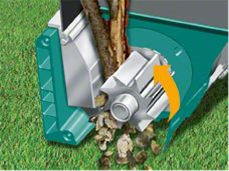 Drobilnik za rastlinske odpadke Bosch AXT 22 D, 2.200W, 38mm, 41vrt/min, 53L, 31.3kg, 0600803003