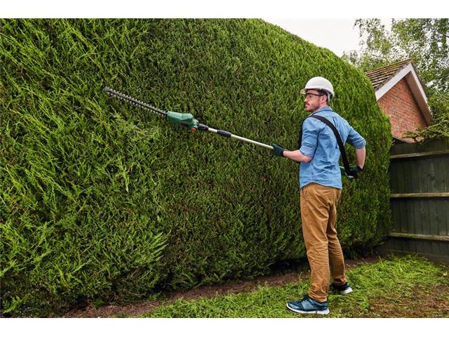 Akumulatorske teleskopske škarje za živo mejo Bosch UniversalHedgePole 18, 18V, 43mm, 3.6kg, 06008B3001